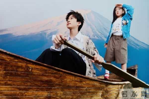 张亮儿子国外庆生，18岁天天租小房子环境简陋，和王诗龄差距大