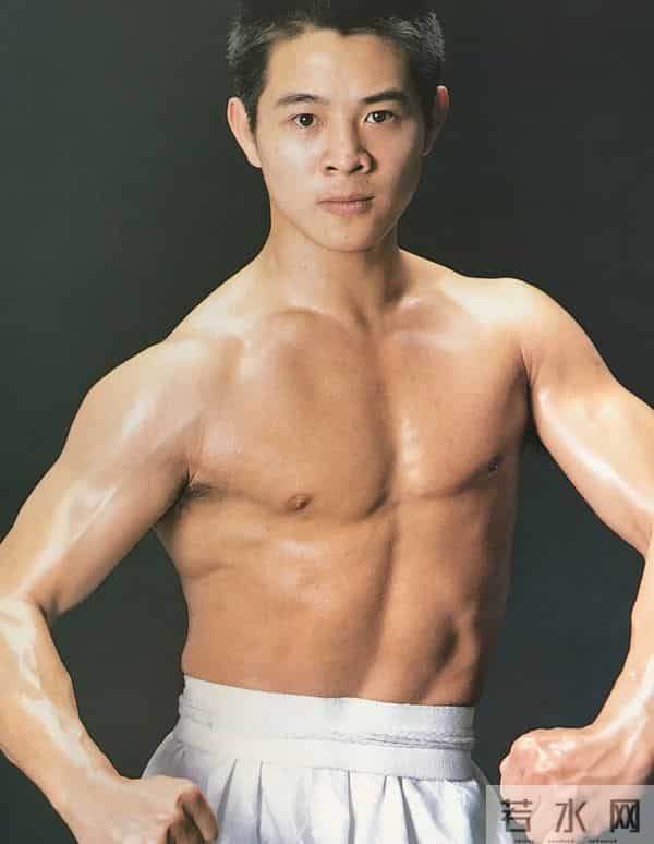 李连杰“返老还童”事件，走向越来越玄乎，难怪向太坐不住了！