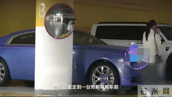 瘦死的骆驼比马!李小萌开五六百万劳斯莱斯逛街,王雷深藏不露