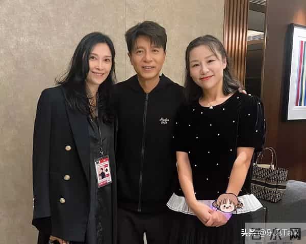 香港知名女星父亲公开宣布：和儿子断绝关系，欠债千万拖垮家人