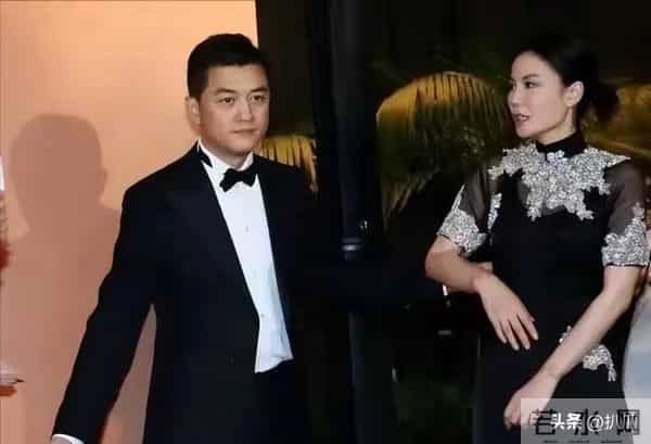 李亚鹏做梦也没想到,心中这口恶气竟让向太给出了,窦靖童没说错