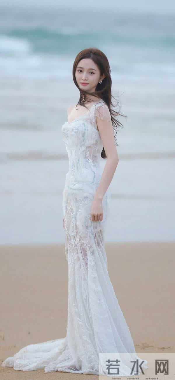 海南性感美女明星-吴宣仪 ，每一张都在控制你的喘息