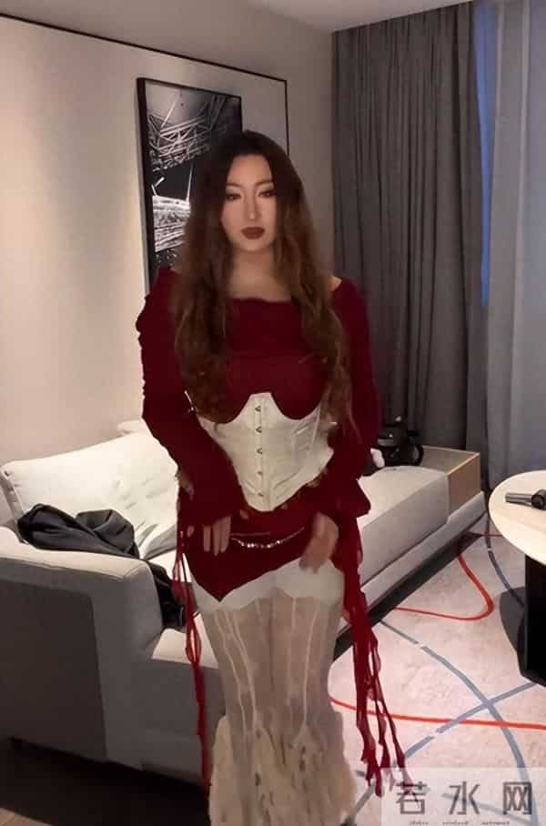 美到认不出!女歌手半年暴瘦30斤,医生喊话:瘦下来,肝才能活!