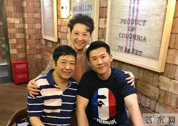 为娶她,王群不惧开除!离世不到1年,妻子因儿子成为被羡慕对象