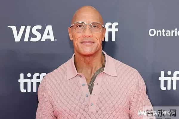 暴瘦54斤，巨石强森开拍新片：满脸皱纹！还要和小李子演黑帮电影