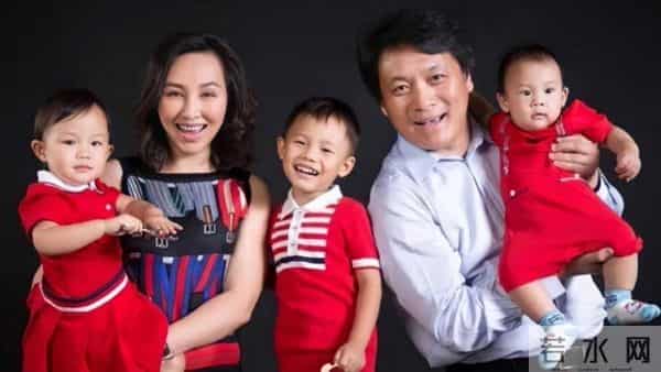 直到看见岳丽娜年轻时的旧照,才明白,郭靖宇为何用16年捧红她!