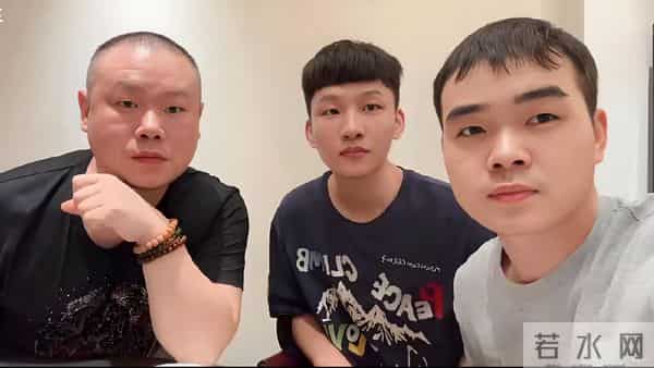 岳云鹏年底9场演出,远赴3个国家,妻子郑敏顶着一头黄发全程陪伴