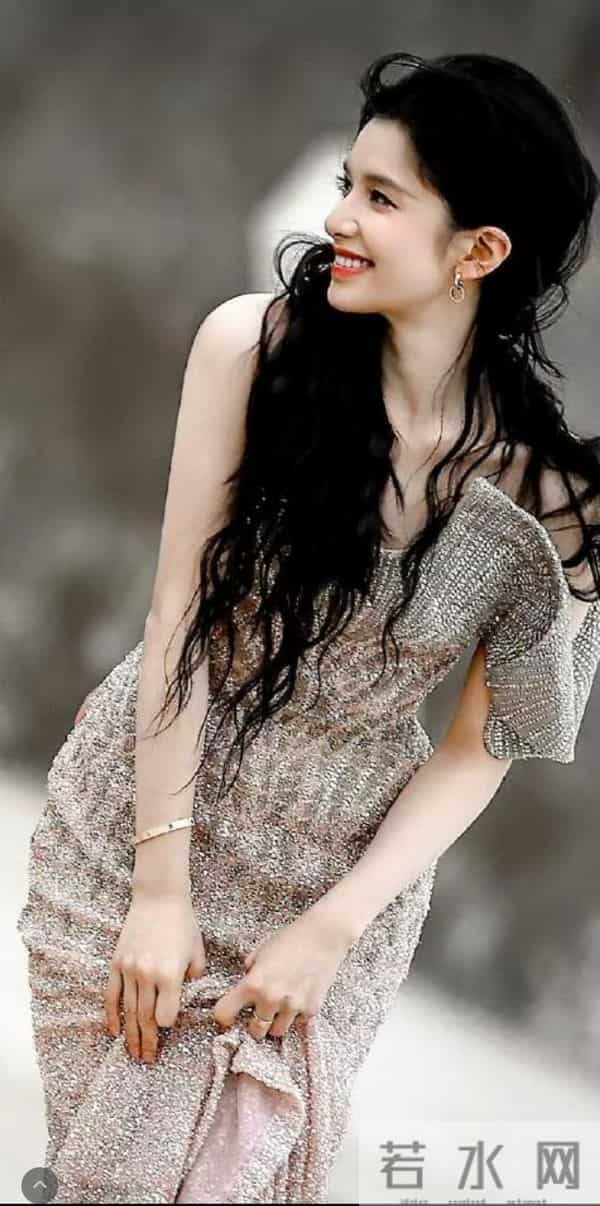 张婧仪 这颜值太让人羡慕了,又洋气,又大气