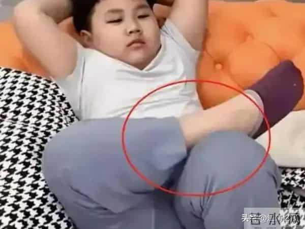 郭汾阳亲吻王惠4次,有人评论满是恶意,真相被扒出,他太冤了!