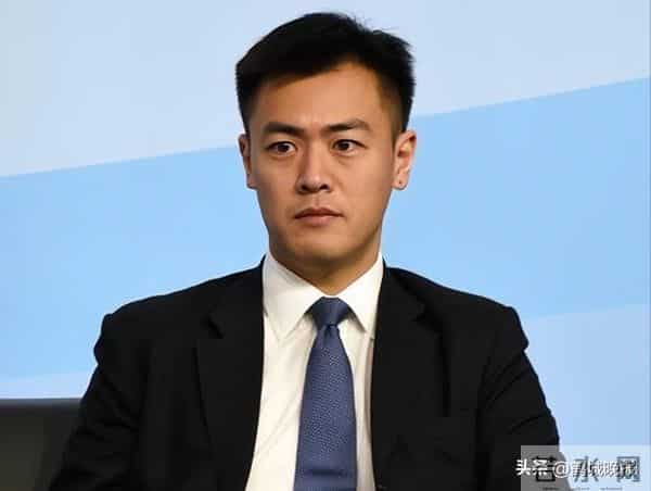 刘銮雄长子移居英国跑马拉松，双鬓发白似显老，疑与富豪父亲决裂