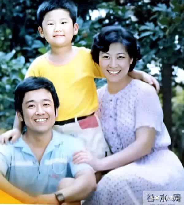 为娶她,王群不惧开除!离世不到1年,妻子因儿子成为被羡慕对象