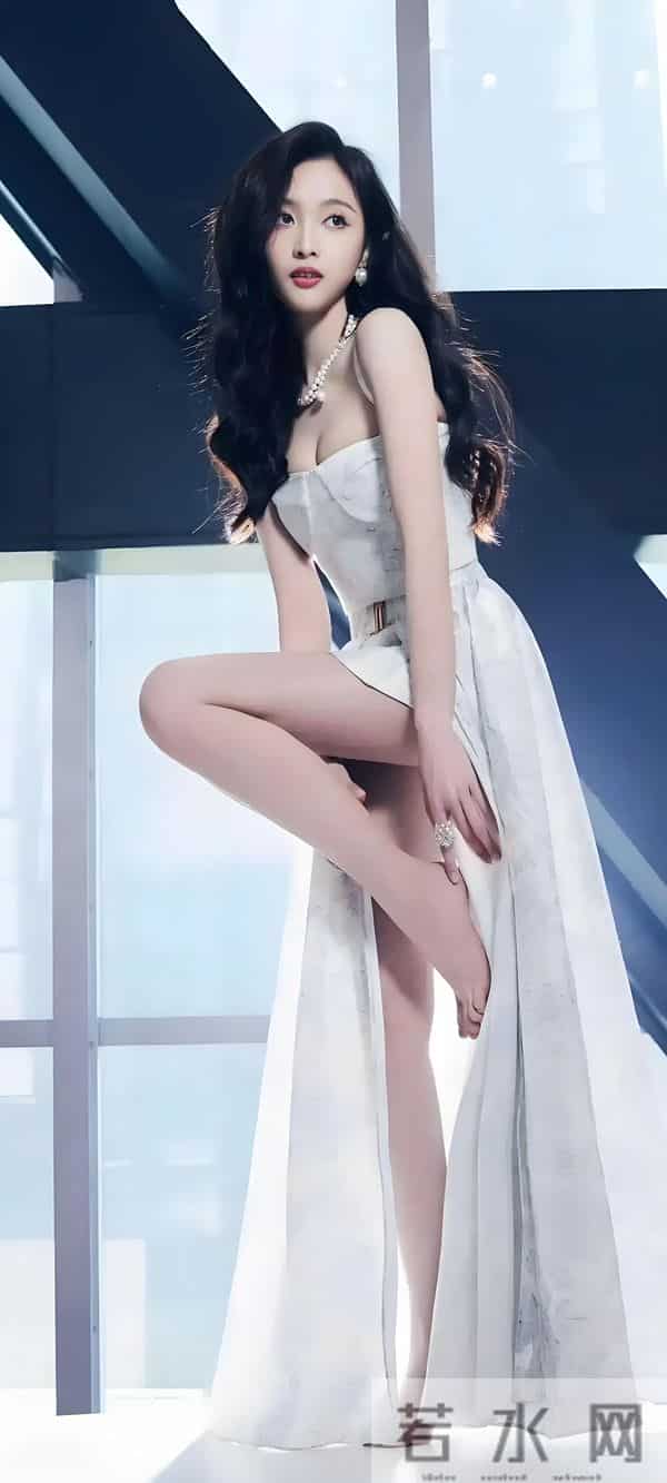 海南性感美女明星-吴宣仪 ，每一张都在控制你的喘息