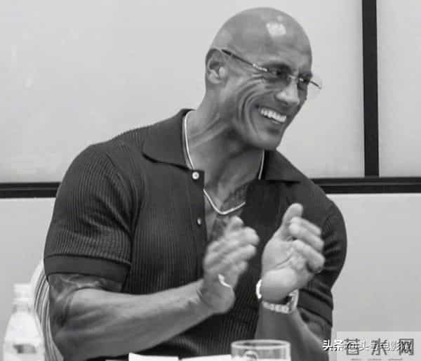 暴瘦54斤，巨石强森开拍新片：满脸皱纹！还要和小李子演黑帮电影