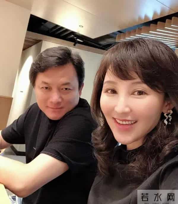 直到看见岳丽娜年轻时的旧照,才明白,郭靖宇为何用16年捧红她!