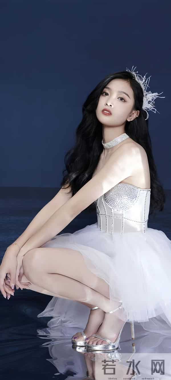 海南性感美女明星-吴宣仪 ，每一张都在控制你的喘息