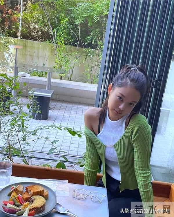 速看!韩国娱乐偶像Jennie Kim写真太绝了