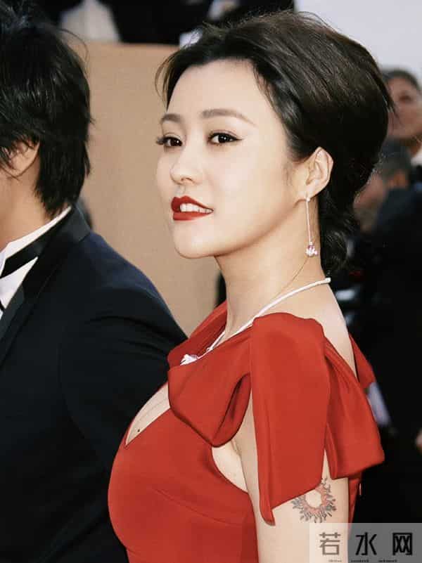 硬气反击6天后,回老家鹤岗撸串的辛芷蕾,没给郝蕾留一点体面