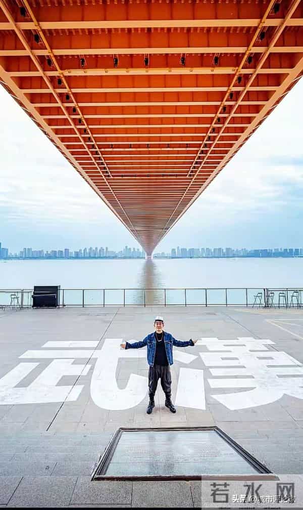 华语乐坛天王任贤齐：刚回到武汉老家！上山祭祖、品武汉美食！