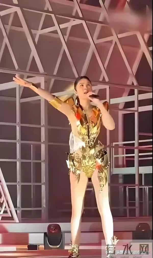 五十多岁的陈慧琳演唱会穿搭独特太吸睛颜值气质双逆天