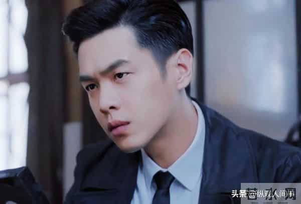 张若昀现身剪彩仪式,生图下脸肿胀,全是褶子,与精修图判若两人