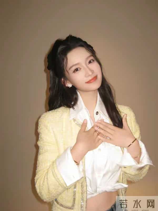 李沁，温文尔雅，优雅大方！