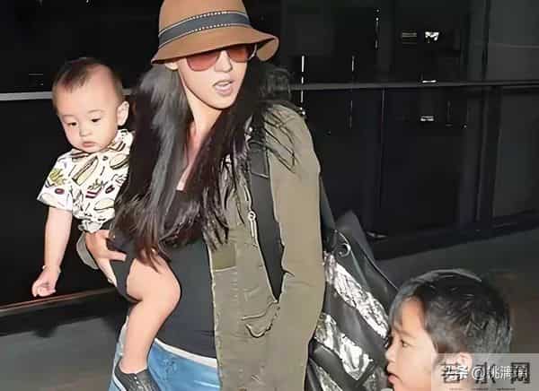 张柏芝也没想到，前夫谢霆锋留给她的大儿，如今竟成她唯一的依靠