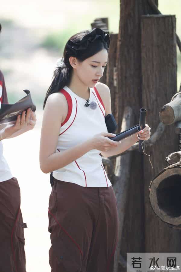 程潇节目照 身材还是那么好 状态看着还不错