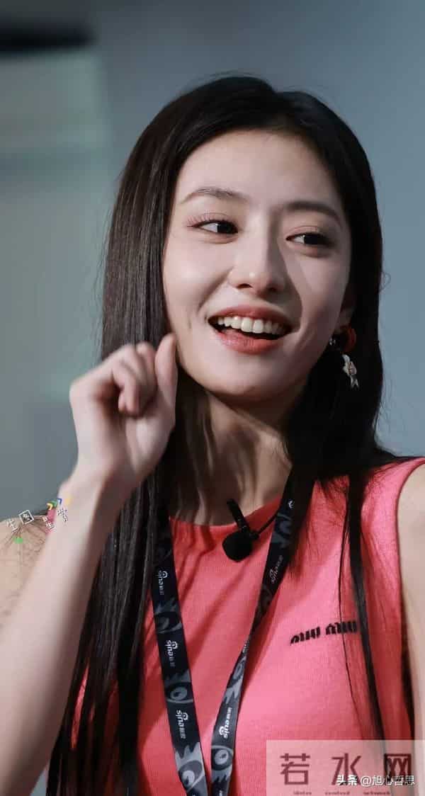 胡连馨短剧第一女神，她的美很独特，让人过目不忘