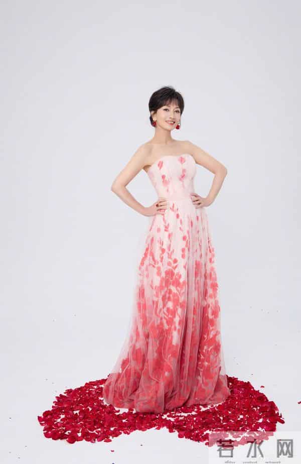 你敢信?赵雅芝71岁生日生图曝光,奶奶辈的年龄却是少女身材!