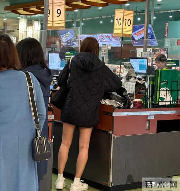 钟嘉欣婚变风波升级!曝其签婚前协议被骗婚,狂接工作争抚养权