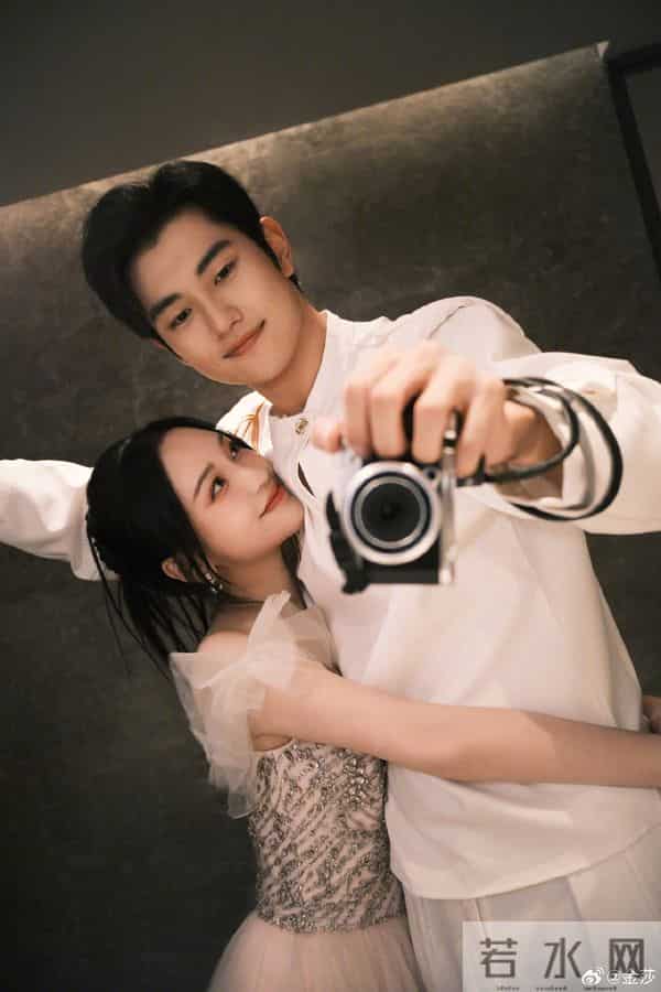 42岁金莎晒“闺房照”!穿Kitty猫睡衣似少女,孙丞潇拍的好可爱