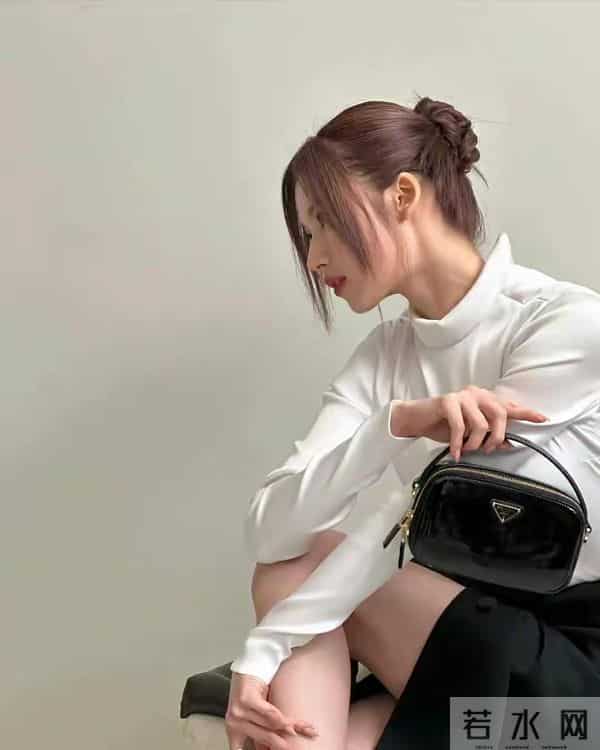 谁懂啊!sana老婆藏不住的好身材!超模也不过如此吧!