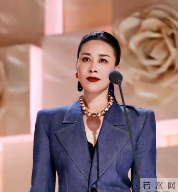 被爆家丑2个月后，58岁那英凭2个动作，实现口碑逆转