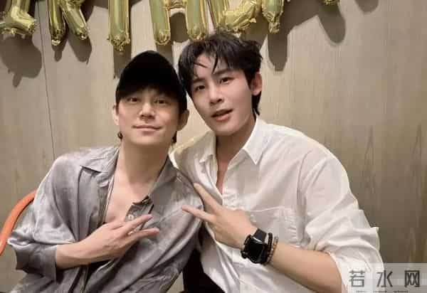 51岁无妻无子、半退休,看"老好人"何炅的现状,尴尬处境藏不住了