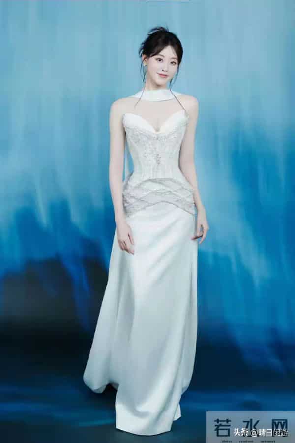 祝绪丹 白白嫩嫩，水水润润，自带发光滤镜！这状态绝了～