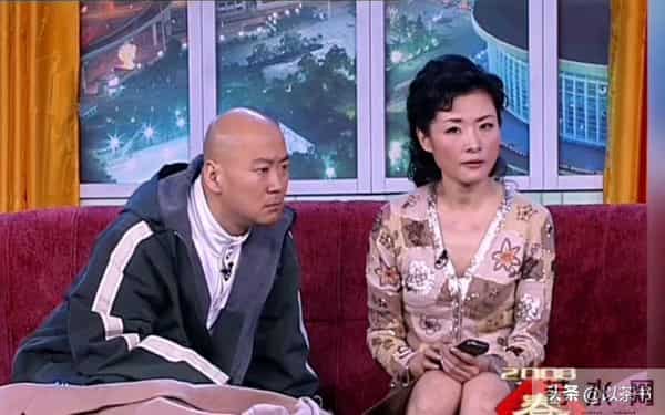 难以置信！58岁郭冬临至今未婚未育，如今已成两千万粉丝大网红