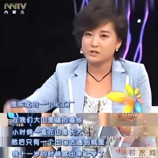 瘦到脱相？43岁的贾玲罕见露面，脸跨不平、又瘦又"颓"，令人唏嘘