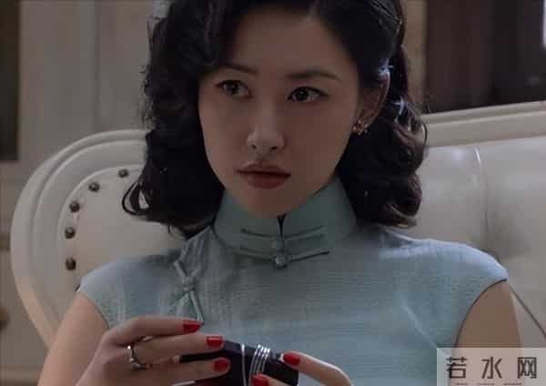 人老珠黄?41岁朱珠现身机场,白发明显皱纹也多,断崖衰老不敢认