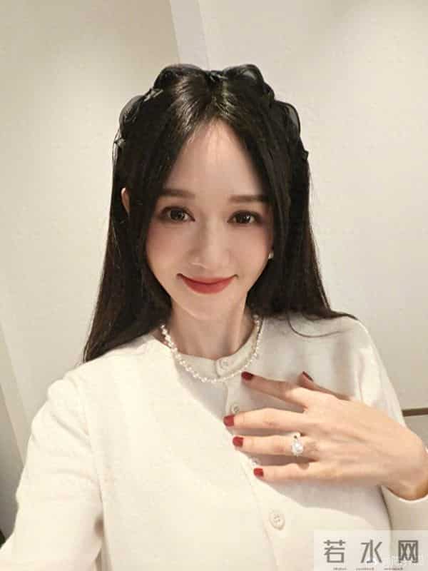 陈乔恩和老公澳洲度假!住大别墅一手端锅一手夹肉,还去参观母校