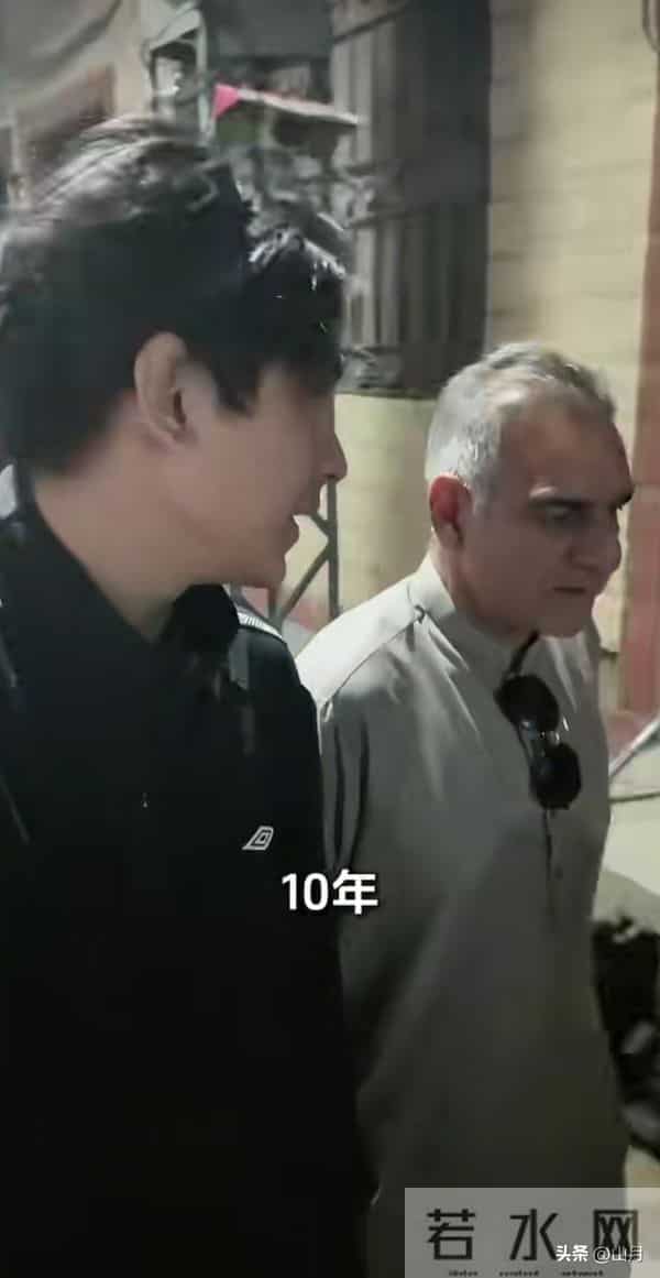 中巴混血麦子叫错称呼，网友弹幕纠正，爸爸却在叔叔家住十年之久