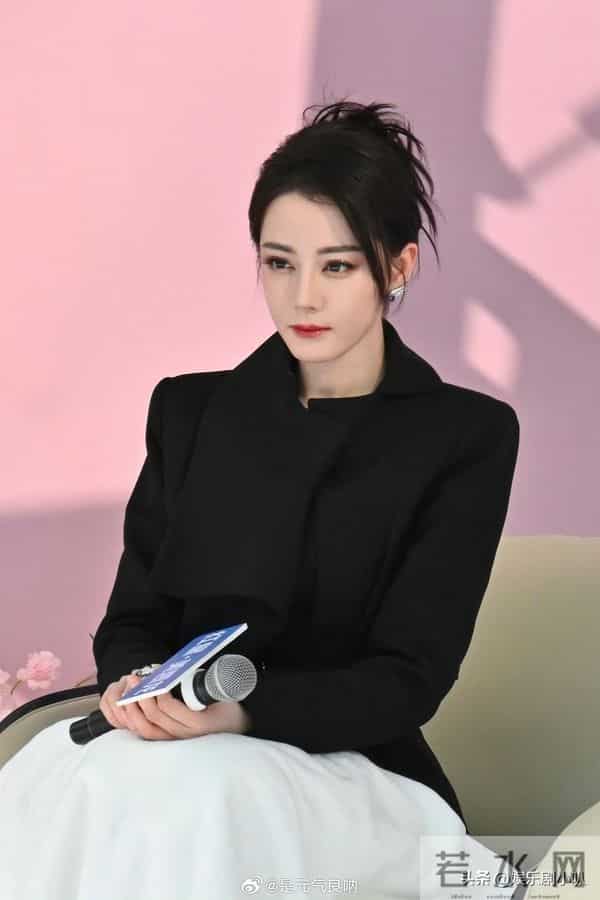 11.15新鲜事：杨紫、关晓彤、易烊千玺、迪丽热巴、倪妮、田曦薇