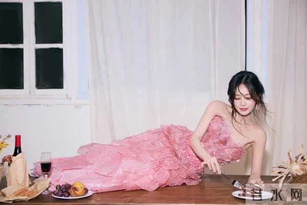 李一桐花仙子 粉色礼服太漂亮了