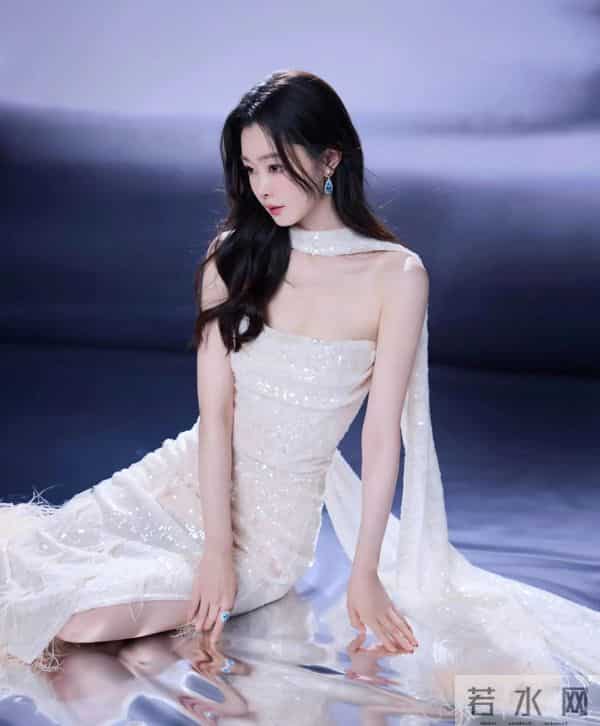 她以骨肉匀停的曼妙,定义了何为“清艳脱俗”~宋轶