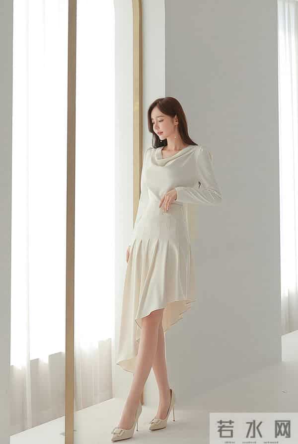 孙允珠——奶炫柔光真丝蕴彩鱼尾包臀裙