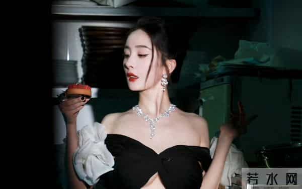 杨幂——抹胸裙写真集欣赏