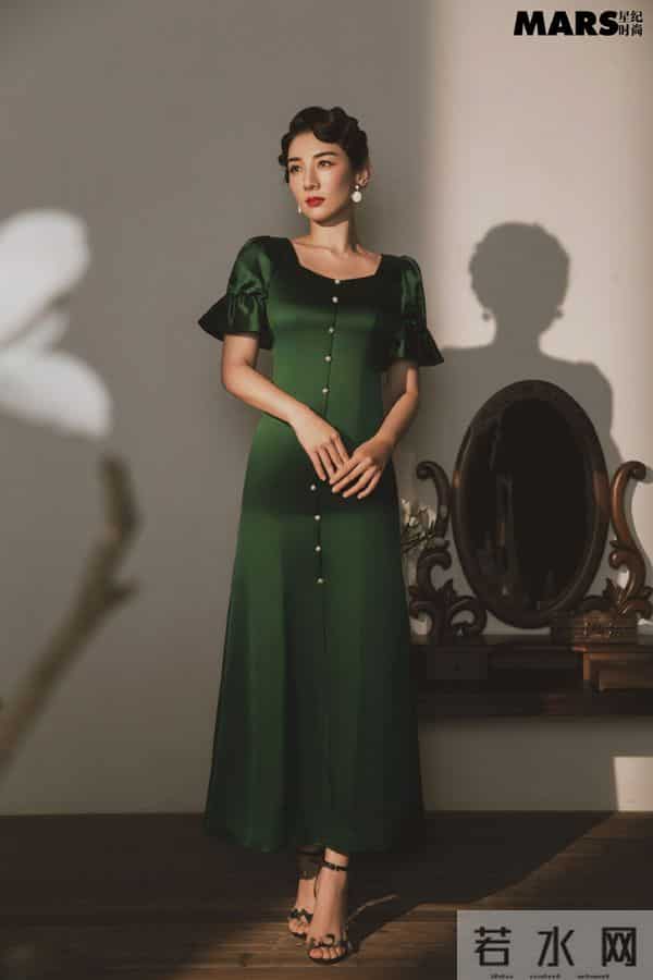 黄奕，复古典雅