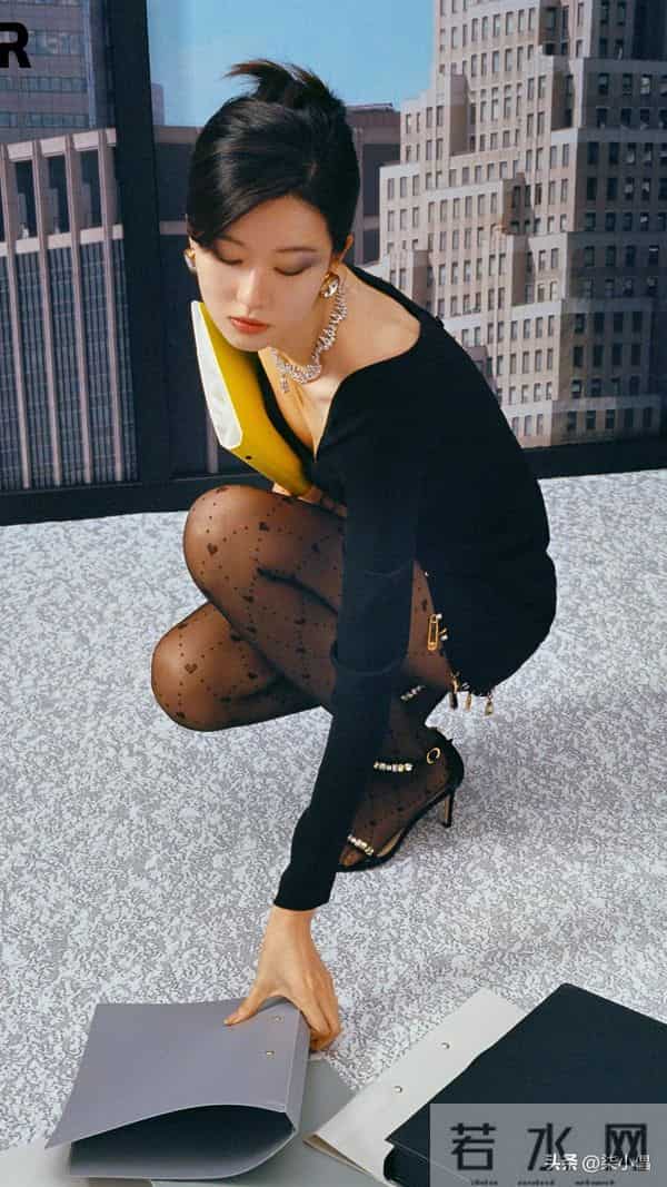 乔欣｜精致的妆容，修长的美腿，可真是诱人