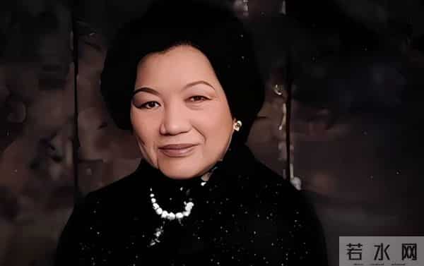 他是霍英东原配夫人,生下3子3女晚年四世同堂,最爱重孙儿霍中曦