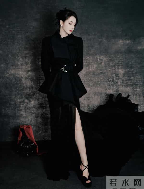 迪丽热巴性感美腿写真