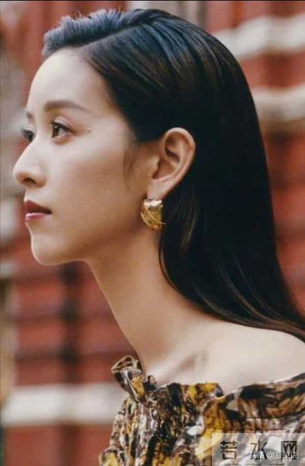 “婚变风波”仅10天，31岁章泽天又官宣喜讯，野心太大藏不住了！